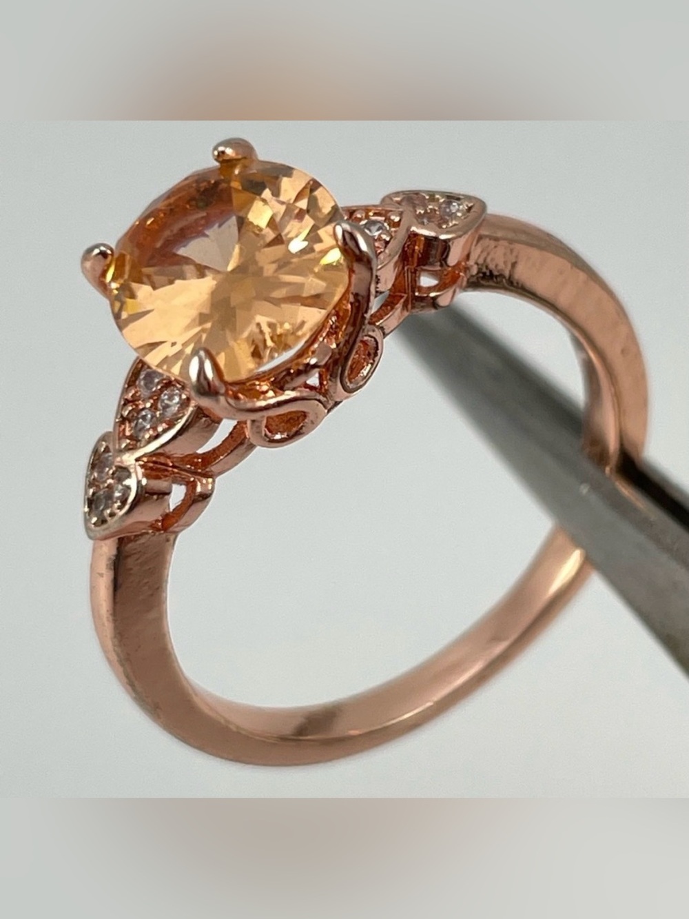 Rose Gold Ring with Oval Citrine & Diamond Accents – Elegant Sparkle